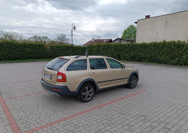 Skoda Octavia cena 33900 przebieg: 151700, rok produkcji 2011 z Glinojeck małe 154